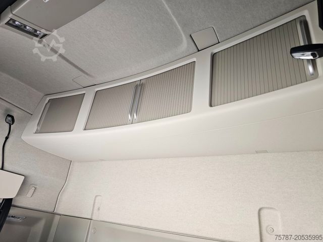 Standard tractor unit VOLVO Volvo 460 neues Modell, full Option, 2 Kreis Hyd