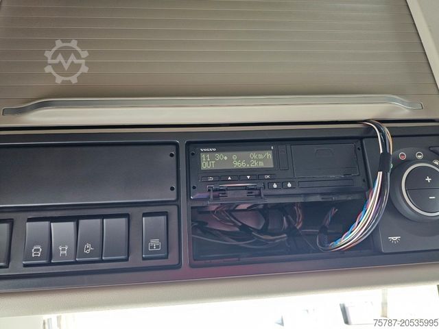 Standard tractor unit VOLVO Volvo 460 neues Modell, full Option, 2 Kreis Hyd