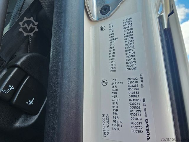 Standard tractor unit VOLVO Volvo 460 neues Modell, full Option, 2 Kreis Hyd