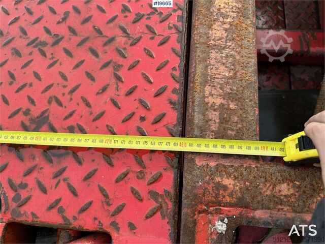 Reboque de plataforma baixa Broshuis 3 AUD-44. Broshuis 3 AUD-44 lowbed trailer.