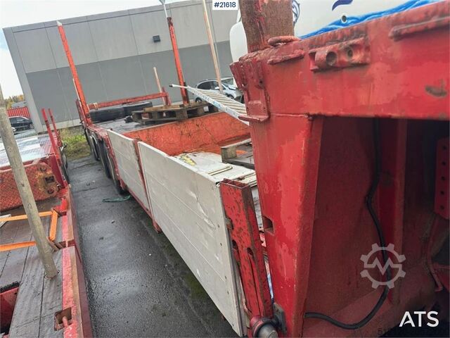 Low loader Vang DC 111 Ts 3 axle well trailer