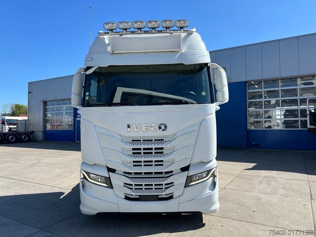 Estándar-SZM Iveco S-WAY 490 / Intarder / 2x Tank / New Tyres