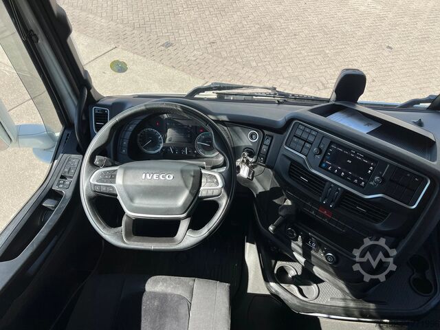 Estándar-SZM Iveco S-WAY 490 / Intarder / 2x Tank / New Tyres