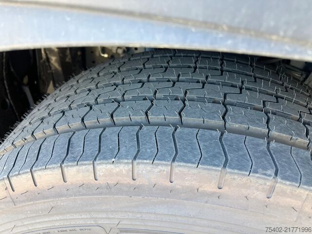 Estándar-SZM Iveco S-WAY 490 / Intarder / 2x Tank / New Tyres