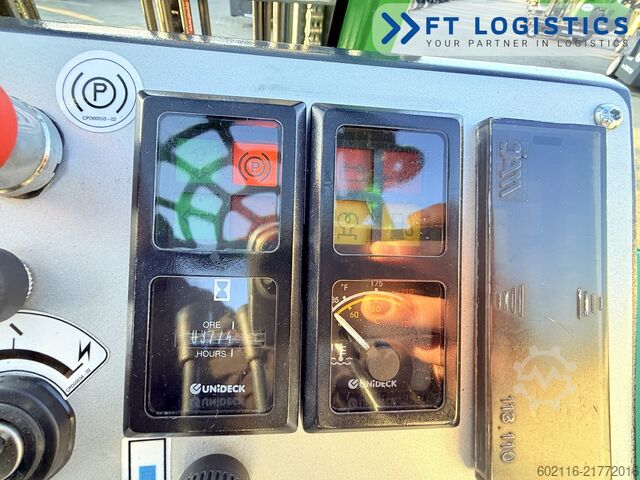 चार-तरफ़ा फोर्कलिफ्ट Combilift C2500CB DIESEL TRIPLEX 5500 POSITIONER