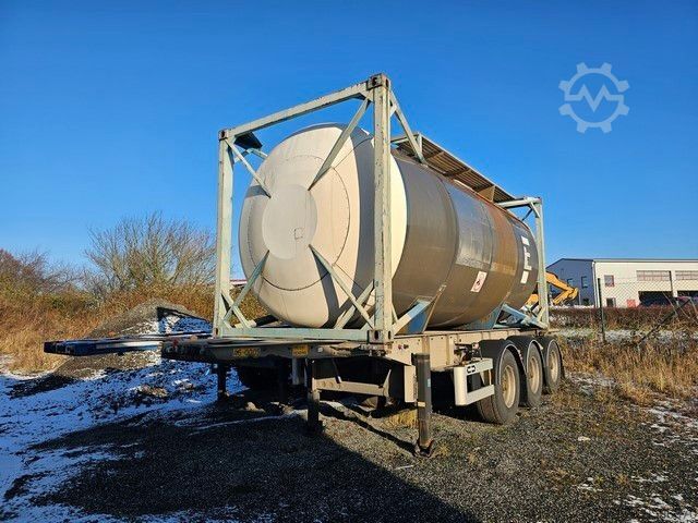 Tanker semitrailer VAN HOOL Tankchassis + Tankcontainer,363.054 Km