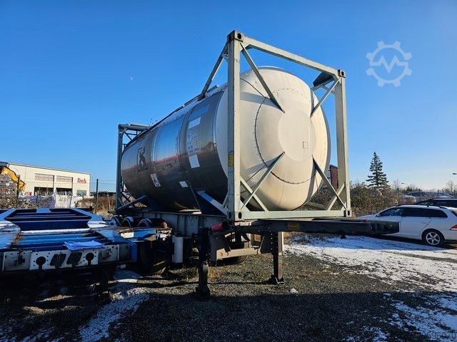 Tanker semitrailer VAN HOOL Tankchassis + Tankcontainer,363.054 Km