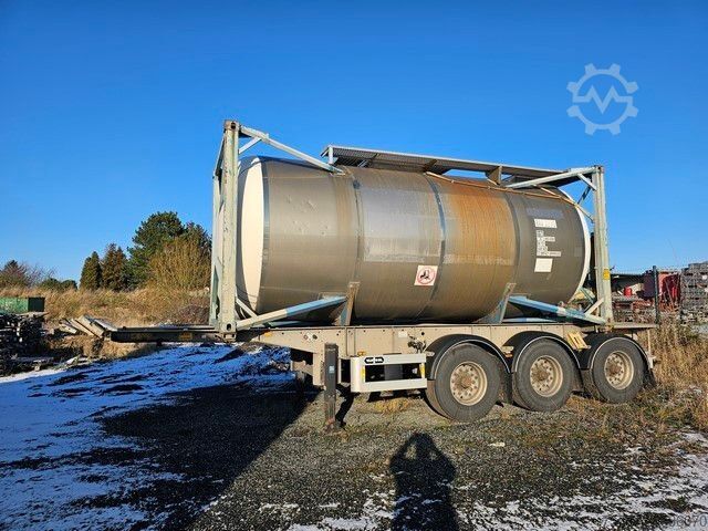 Tanker semitrailer VAN HOOL Tankchassis + Tankcontainer,363.054 Km
