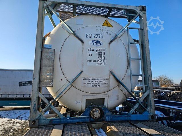 Tanker semitrailer VAN HOOL Tankchassis + Tankcontainer,363.054 Km