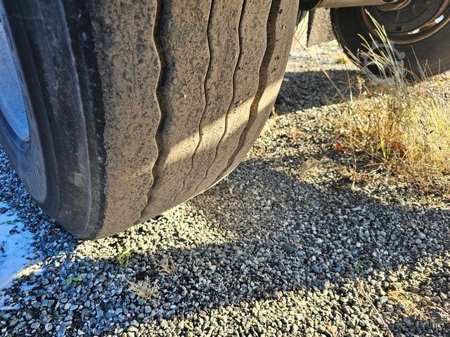 Tanker semitrailer VAN HOOL Tankchassis + Tankcontainer,363.054 Km