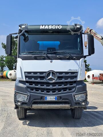 מערבל בטון אוטומטי Mercedes-Benz AROCS 4142