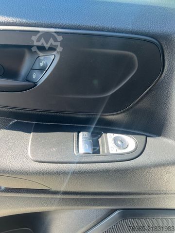 पैनल वैन MERCEDES-BENZ Vito 114 LANG KLIMA TEMPOMAT SCHRÄNKE/REGALE AHK