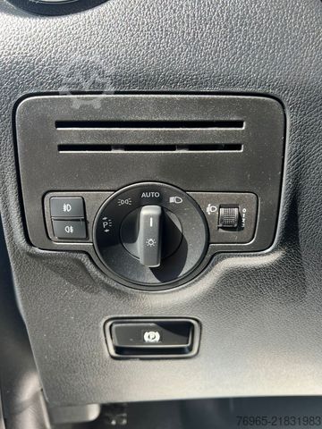 पैनल वैन MERCEDES-BENZ Vito 114 LANG KLIMA TEMPOMAT SCHRÄNKE/REGALE AHK