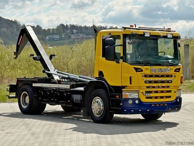 Camion benne à bras amovible SCANIA P 230 Abrollkipper * 4x2 * Top Zustand !