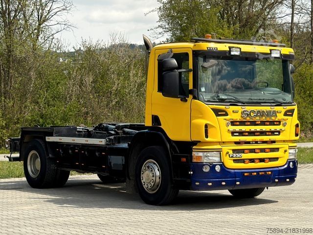 Camion benne à bras amovible SCANIA P 230 Abrollkipper * 4x2 * Top Zustand !