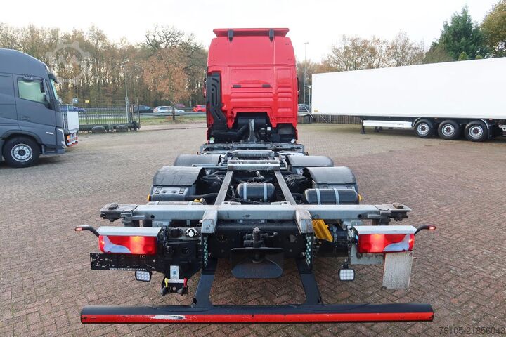 Chasis con cabina MAN TGX 26.510 6x2 Intarder. Volledige luchtvering