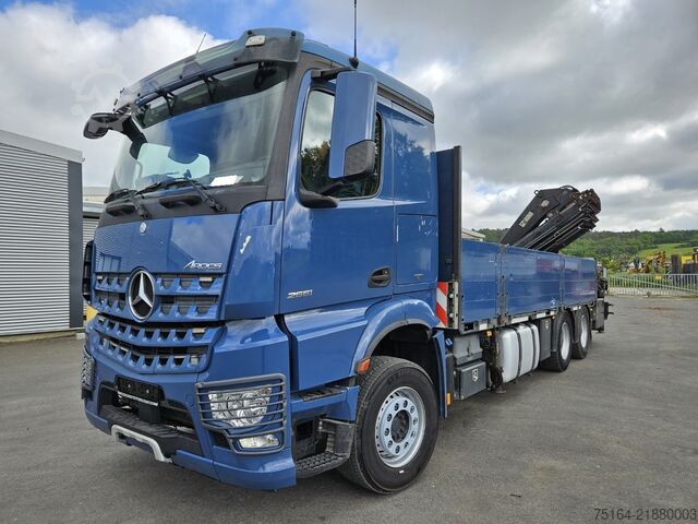 φορτηγό με επίπεδη καρότσα Mercedes-Benz Arocs 2651 L 6x4