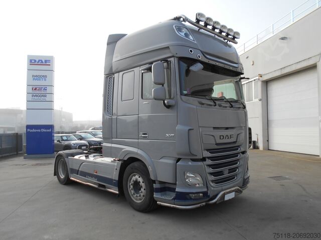 стандартний сідельний тягач DAF XF 510