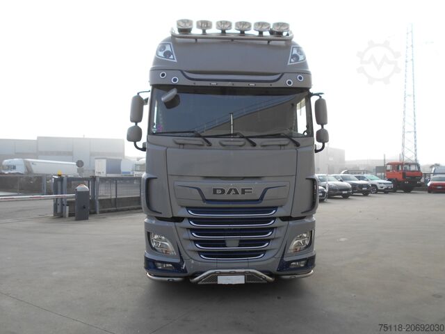 стандартний сідельний тягач DAF XF 510