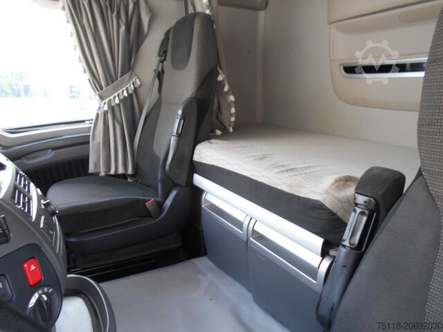 стандартний сідельний тягач DAF XF 510