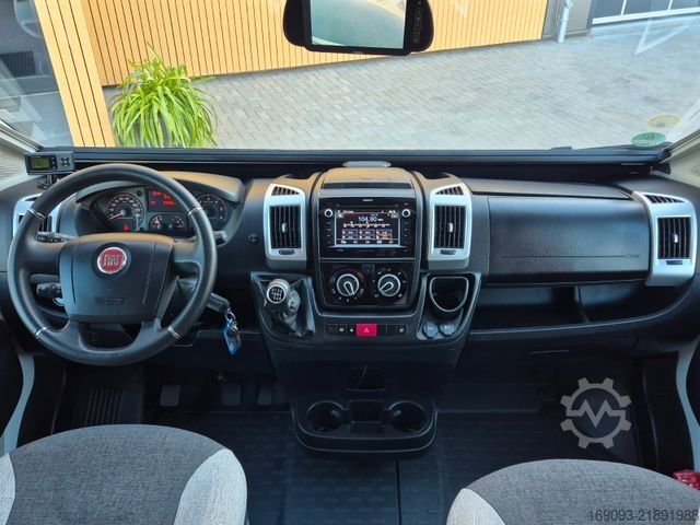 Pusiau integruotas kemperis CHAUSSON 650 VIP *Hubbett*Smart-TV*Luftfeder*Navi*Solar