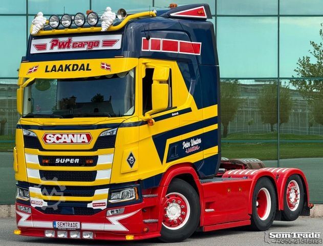 标准牵引车头 SCANIA R560 SUPER FULL OPTIONS PTO + HYDRAULICS SPECIAL