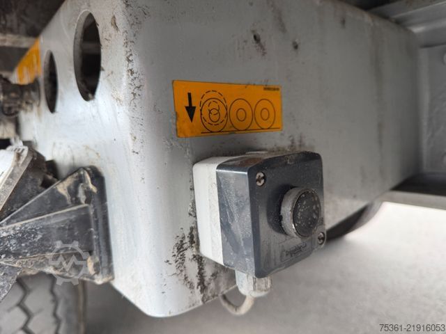 वॉकिंग फ्लोर सेमीट्रेलर BENALU Jumboliner Schubboden 90,1m3 2X Liftachse SAF