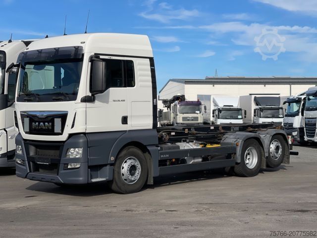LKW-Fahrgestell MAN TGX 26.400 XLX / INTARDER / SCHALTER / Nebenantr