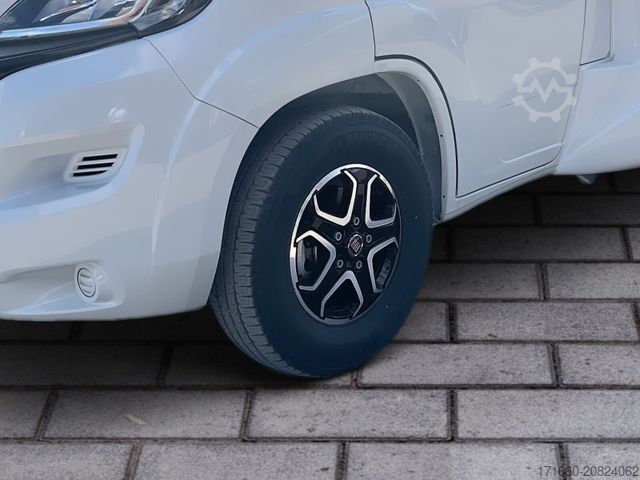 Half-integraal camper BÜRSTNER Lyseo TD 727 G