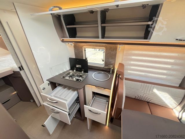 Half-integraal camper BÜRSTNER Lyseo TD 727 G