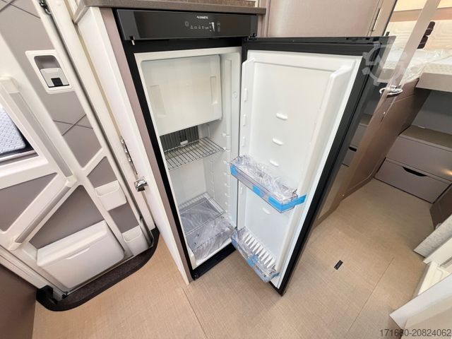 Half-integraal camper BÜRSTNER Lyseo TD 727 G