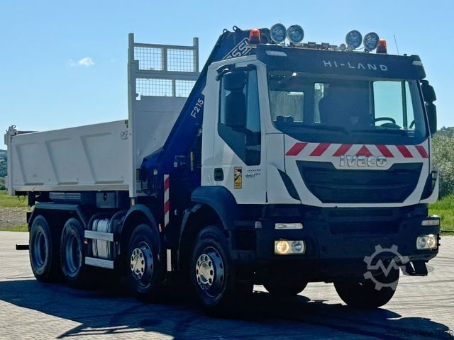 Autocarro ribaltabile IVECO TRAKKER 450 * FASSI F215A.0.22 + FUNK / 8x4 *TOP