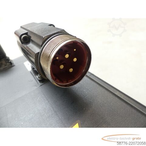 блок управления KUKA 1FK7105-5AY81-1YY3-Z S18 Servomotor SN: YFW750709813010