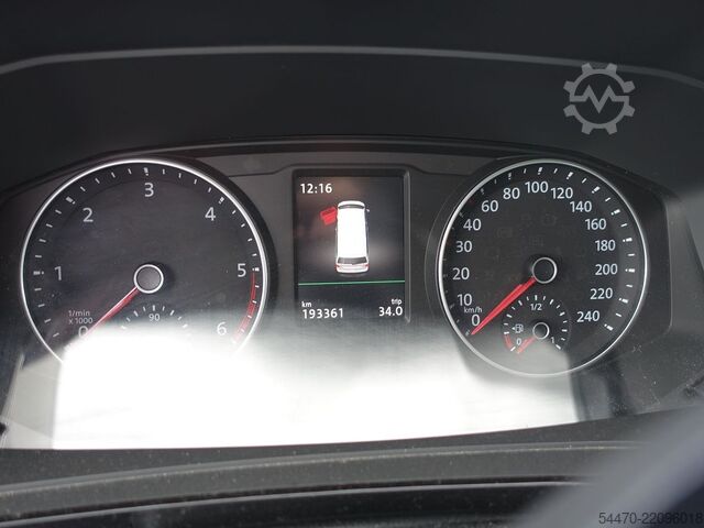 Minibussi VW MULTIVAN EZ: 2016 - KM 193361