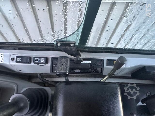 Bandgrävare Takeuchi TB216 mini digger w/ 3 buckets. See hours! WATCH V