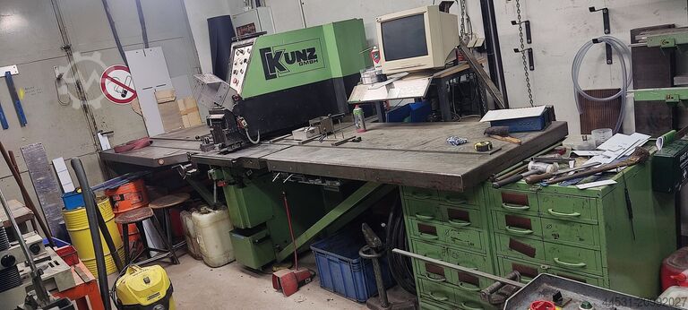 Μηχανή τσιμπήματος με διάτρηση Stanznibbelmaschine KST 40 / 750