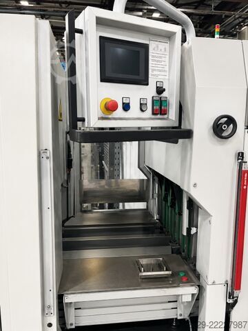 SPINNER Werkzeugmaschinenfabrik GmbH SPINNER Werkzeugmaschinenfabrik GmbH SPINNER Werkzeugmaschinenfabrik GmbH