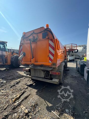 Camion cu caroserie cu cutie Mercedes-Benz Atego 1324