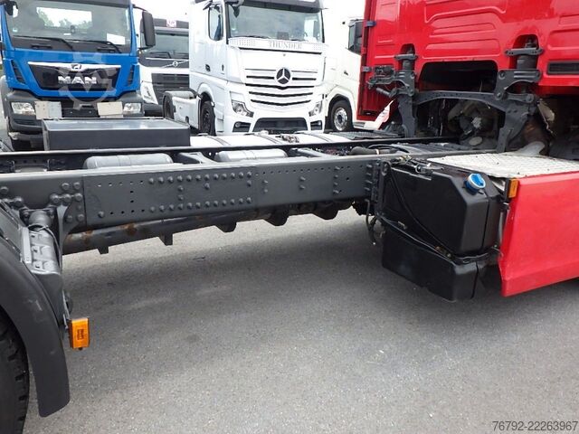 LKW-Fahrgestell SCANIA R 580 B6x2*4NB Fahrgestell/R-Fhs./Ret./Lenkachse