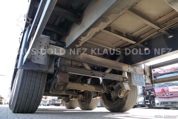 Auflieger mit Pritsche & Plane SCHMITZ CARGOBULL S01 Pritsche Plane 92m³ Liftachse safety-roof