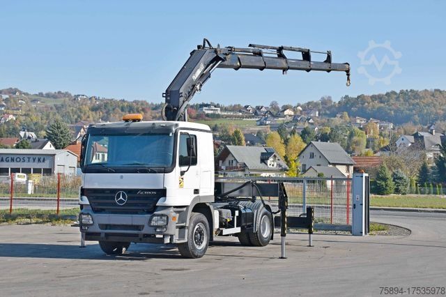 Gru montata su autocarro MERCEDES-BENZ ACTROS 1844 * Sattelzugmaschine *HIAB 330-5/FUNK