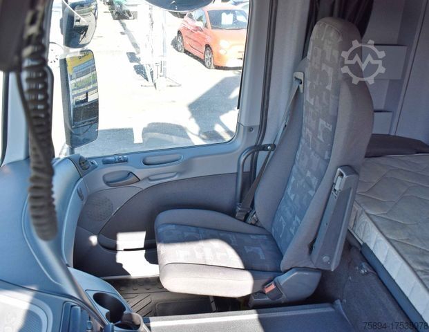 Gru montata su autocarro MERCEDES-BENZ ACTROS 1844 * Sattelzugmaschine *HIAB 330-5/FUNK