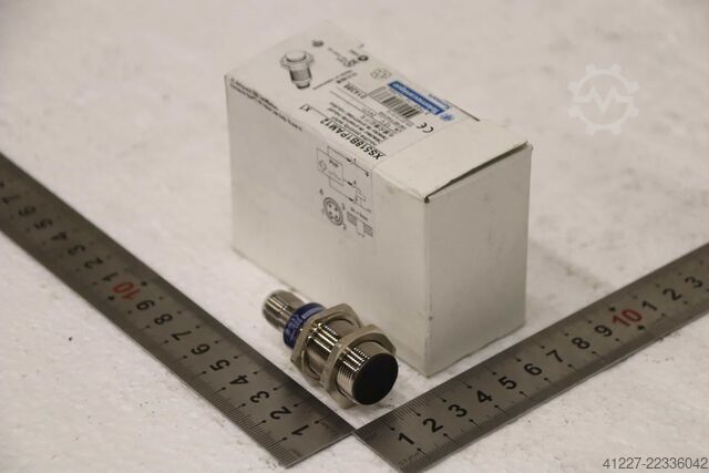 Induktiver Sensor Näherungsschalter Telemecanique XS518B1PAM12