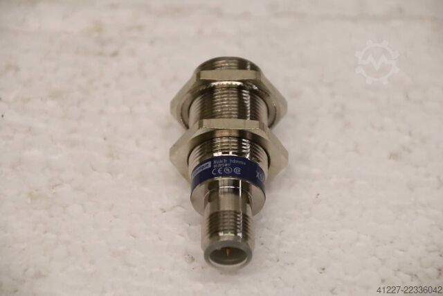 Induktiver Sensor Näherungsschalter Telemecanique XS518B1PAM12
