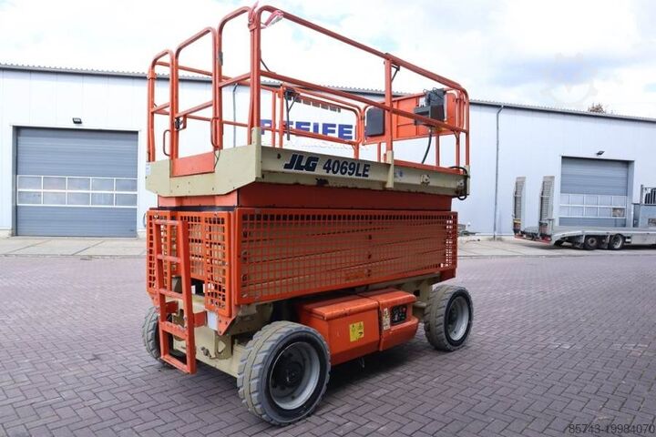 Ножничный подъемник JLG M4069 Hybrid, 14.2m Working Height, 360kg Capacity