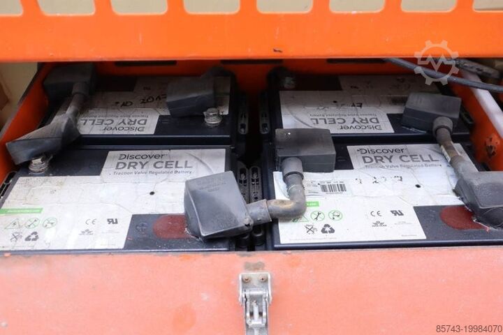 Ножничный подъемник JLG M4069 Hybrid, 14.2m Working Height, 360kg Capacity