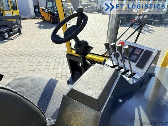 Carrello elevatore a 4 direzioni Combilift CB4500 GAS TRIPLEX 6400 FORK POSITIONER