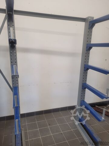 Jednostranný konzolový regál, 60 cm, dřevotřísková deska SSI-Schäfer Kragarm