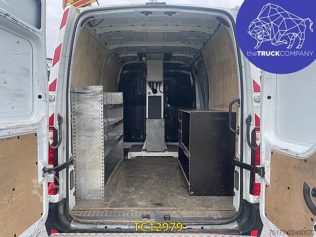 Hebebühne Renault Master 145.35 klubb