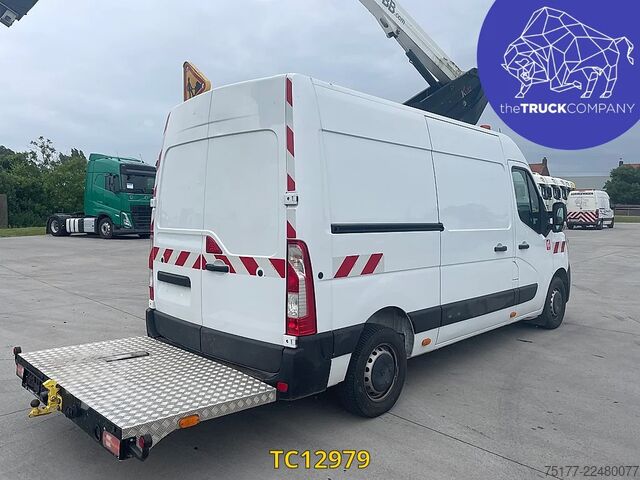 Hebebühne Renault Master 145.35 klubb
